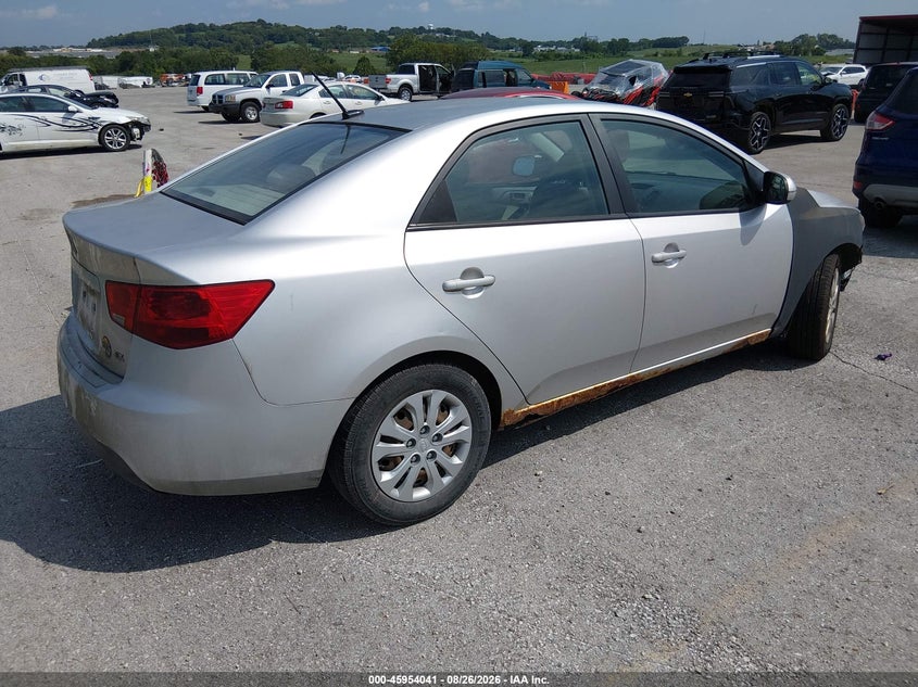 2011 KIA FORTE auction photo 4