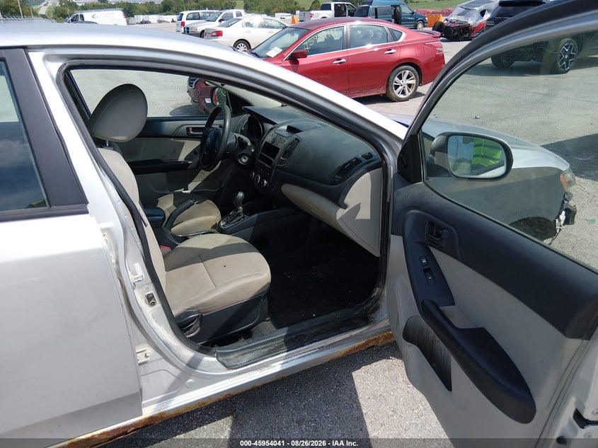 2011 KIA FORTE auction photo 5