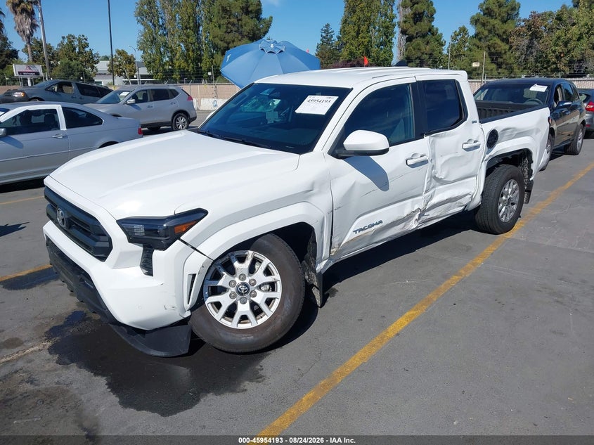 2025 Toyota Tacoma, Лівий бік, IAAI, VIN 3TMLB5JN3SM137156 — фото 2