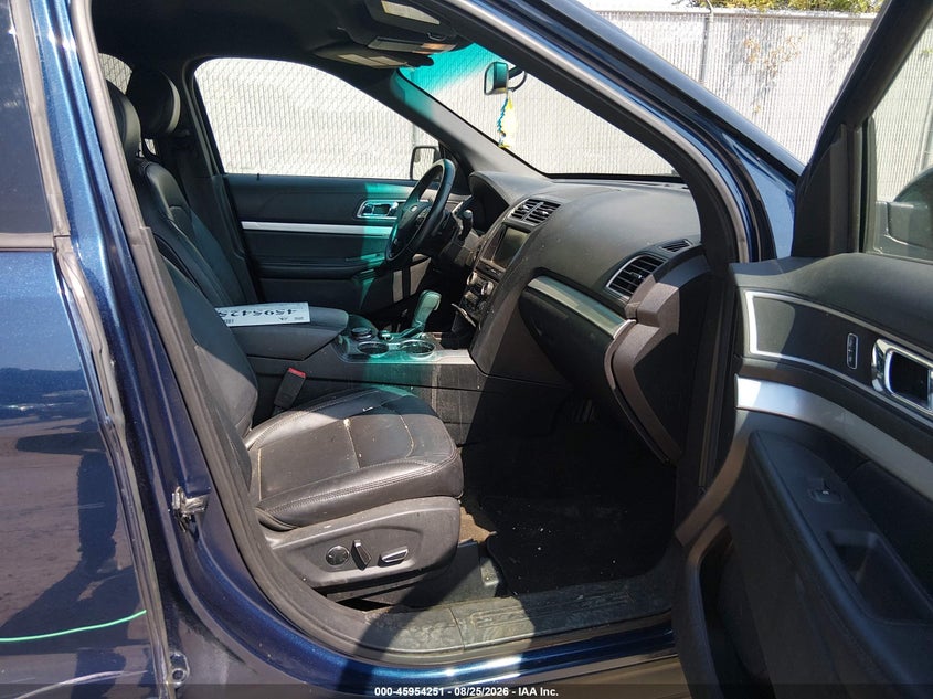 2016 FORD EXPLORER auction photo 5