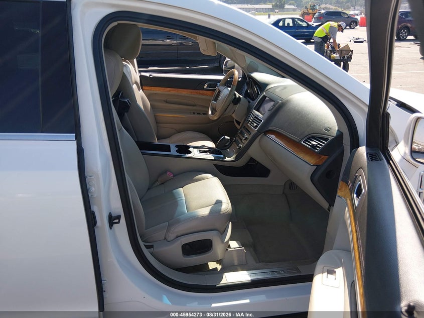 2012 LINCOLN MKT · Фото 5