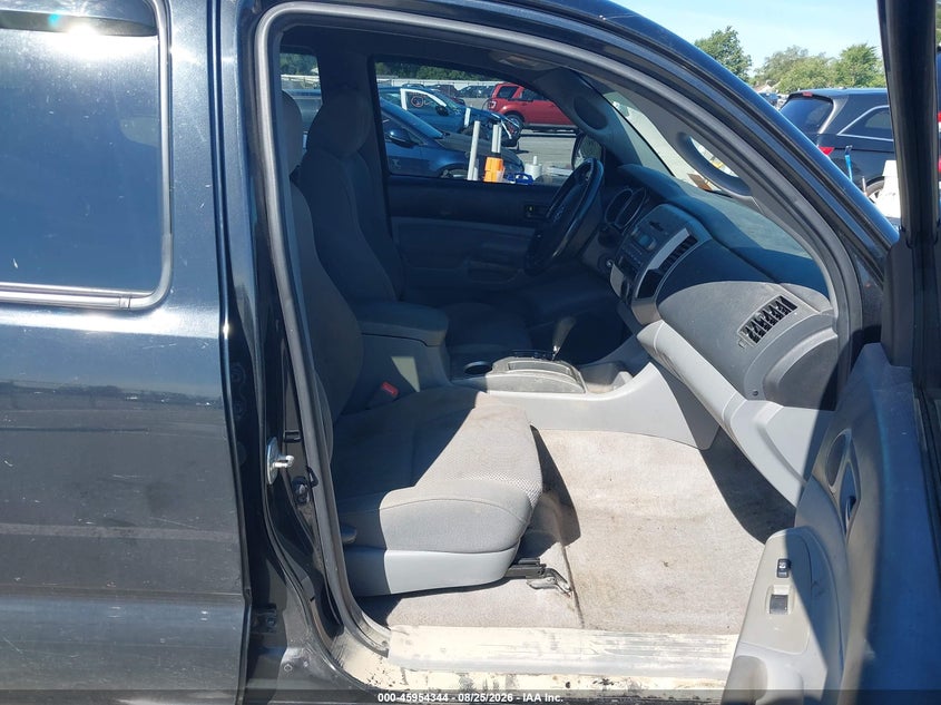 2006 TOYOTA TACOMA auction photo 5