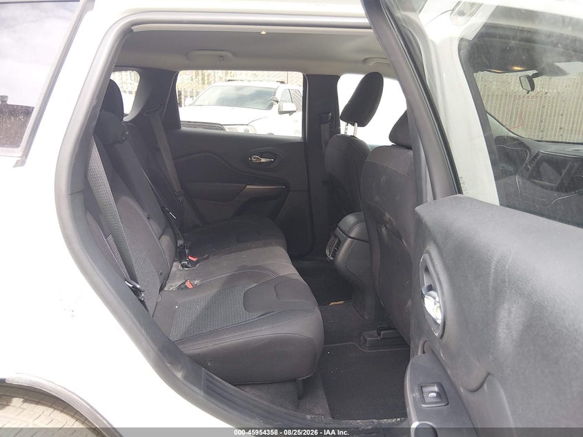 2019 JEEP CHEROKEE auction photo 8