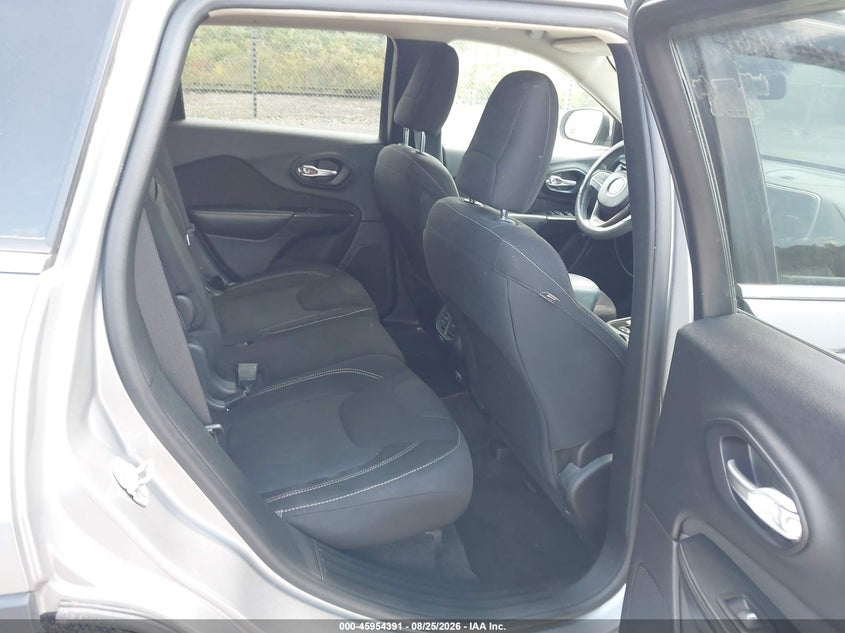 2016 JEEP CHEROKEE auction photo 8