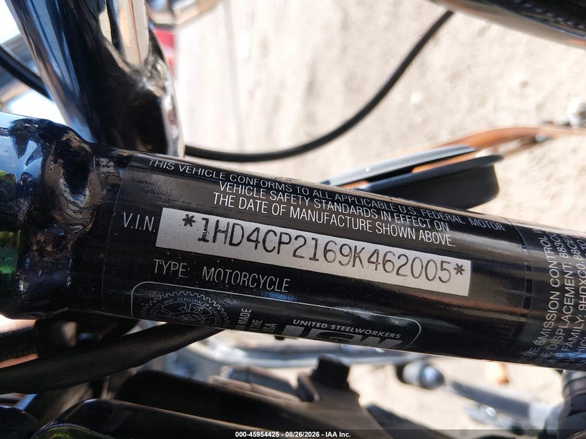 HARLEY-DAVIDSON XL883 2009