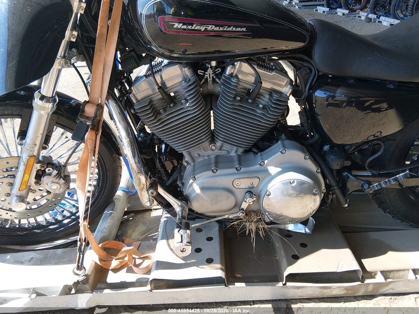 HARLEY-DAVIDSON XL883 2009