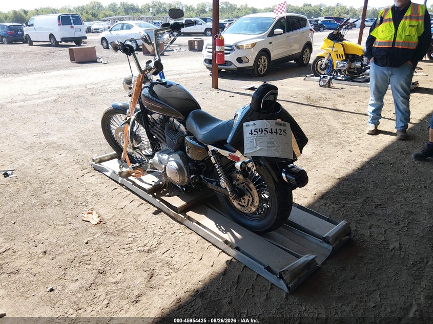 2009 HARLEY-DAVIDSON XL883 auction photo 3