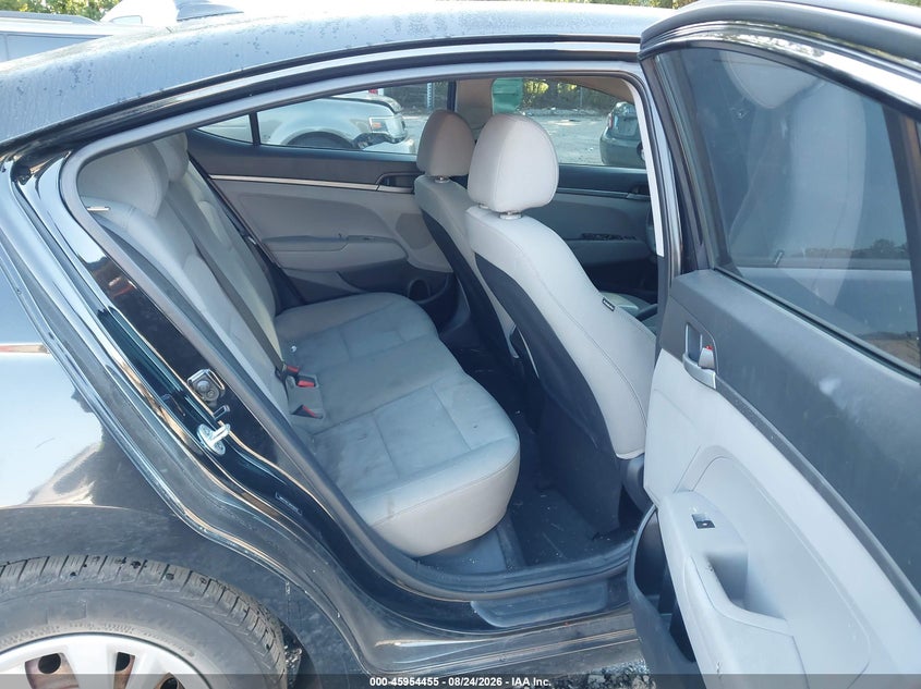 2017 HYUNDAI ELANTRA auction photo 8