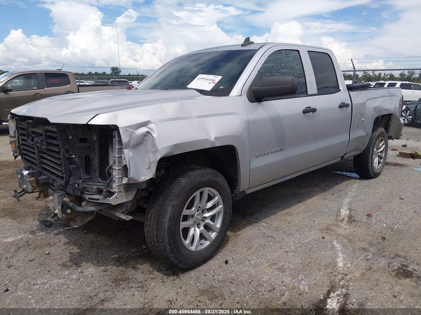 2018 Chevrolet Silverado, Front & Rear, IAAI, VIN 1GCRCPEC3JZ317231 — photo 2