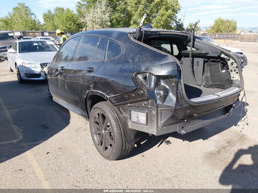 2025 BMW X4 auction photo 3