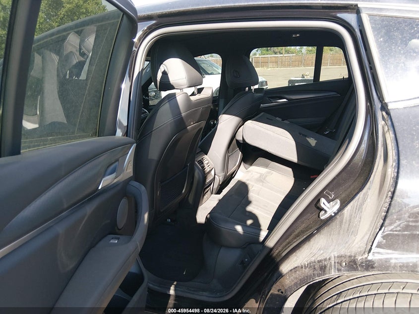 2025 BMW X4 auction photo 8