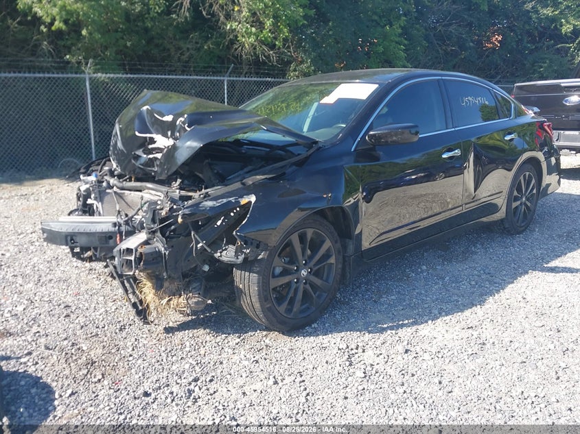 2018 Nissan Altima, Front & Rear, IAAI, VIN 1N4AL3AP0JC289525 — photo 2