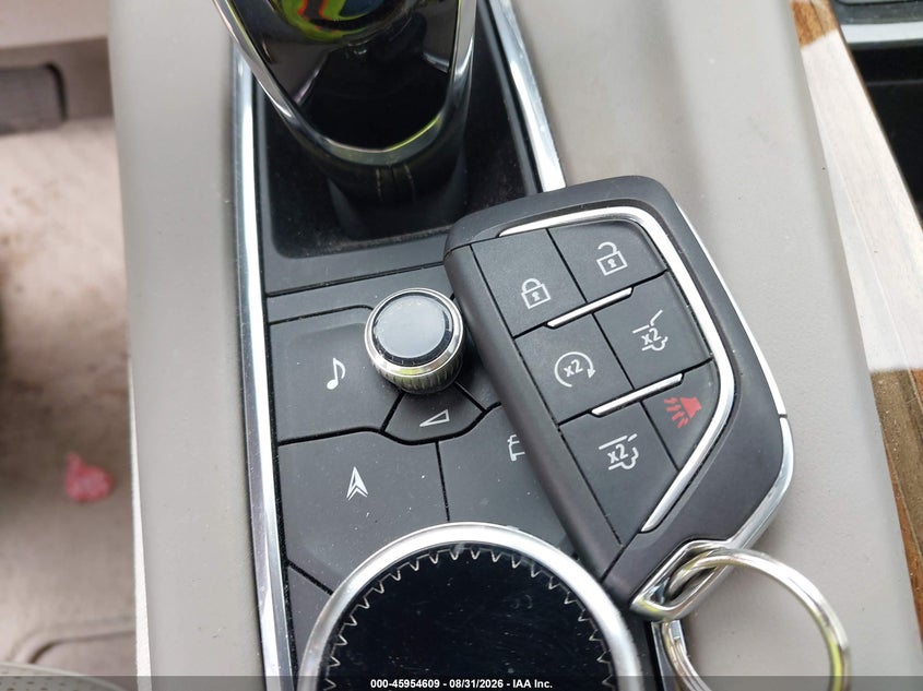 CADILLAC ESCALADE - zdjęcie 11