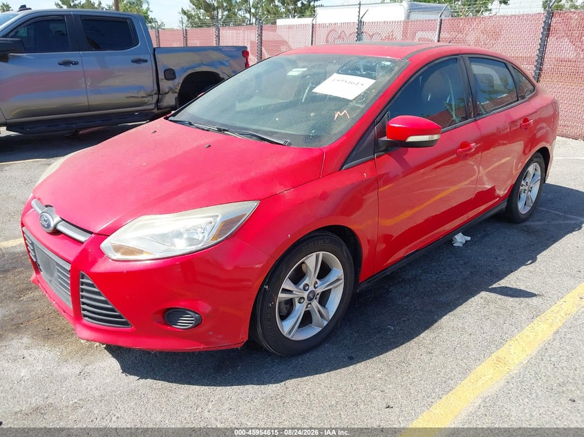 2014 Ford Focus, Normal Wear & Tear, IAAI, VIN 1FADP3F2XEL403311 — photo 2