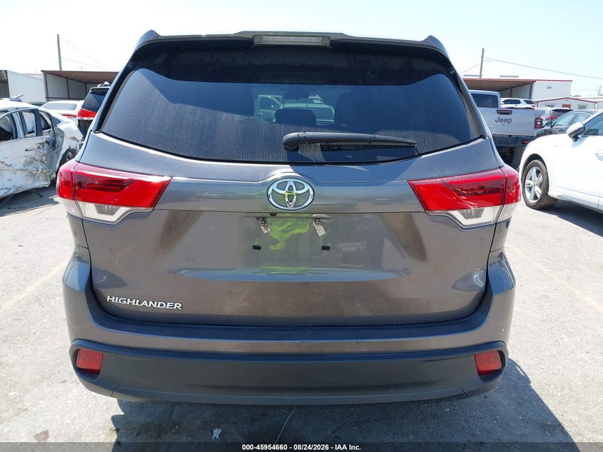 TOYOTA HIGHLANDER - zdjęcie 17