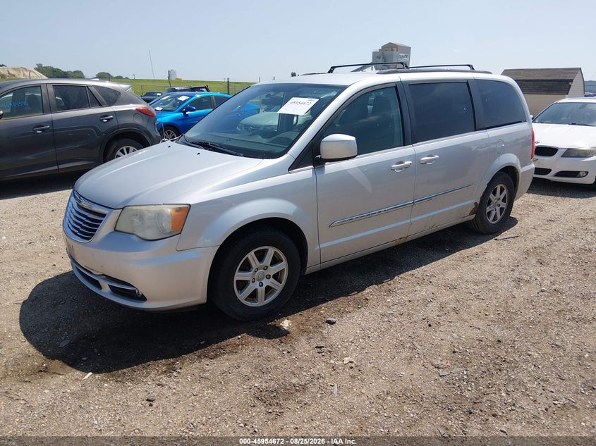 2011 CHRYSLER TOWN & COUNTRY auction photo 2