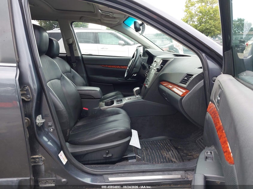 2010 SUBARU OUTBACK auction photo 5