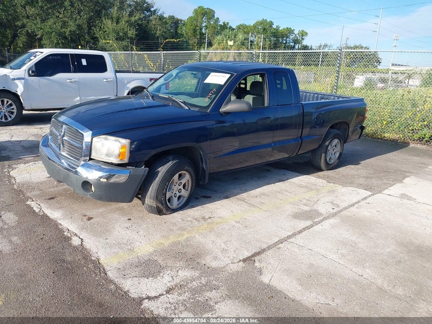 2005 DODGE DAKOTA auction photo 2