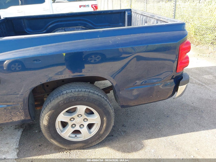 2005 DODGE DAKOTA auction photo 6