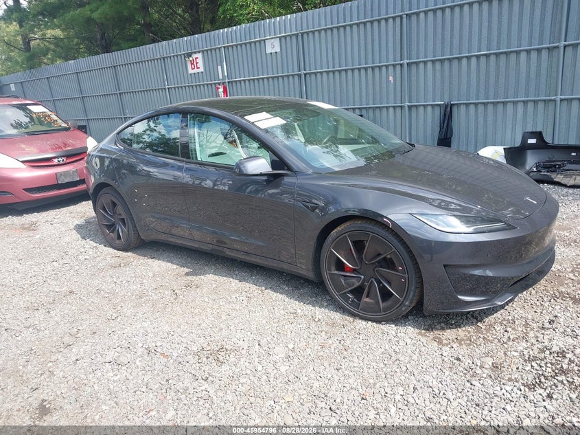 TESLA MODEL 3 - zdjęcie 1