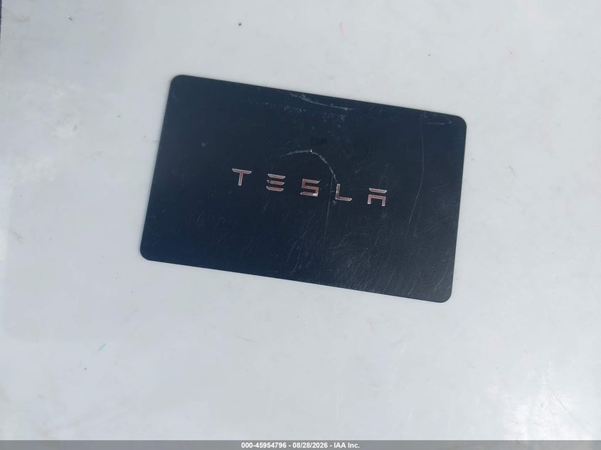 TESLA MODEL 3 - zdjęcie 11