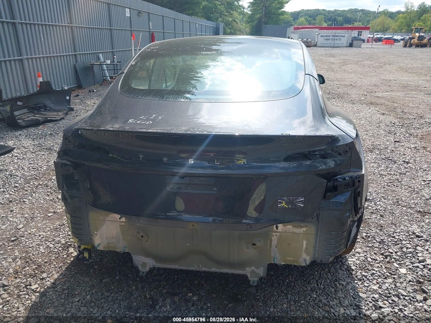 TESLA MODEL 3 - zdjęcie 17