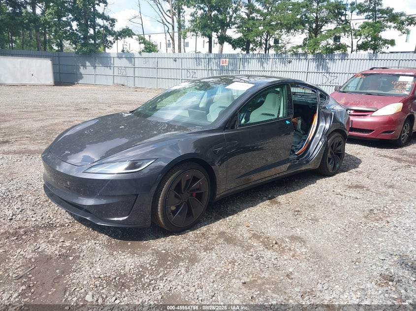 TESLA MODEL 3 - zdjęcie 2