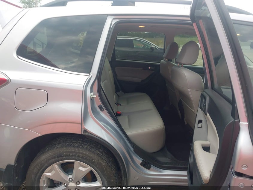 2016 SUBARU FORESTER auction photo 8