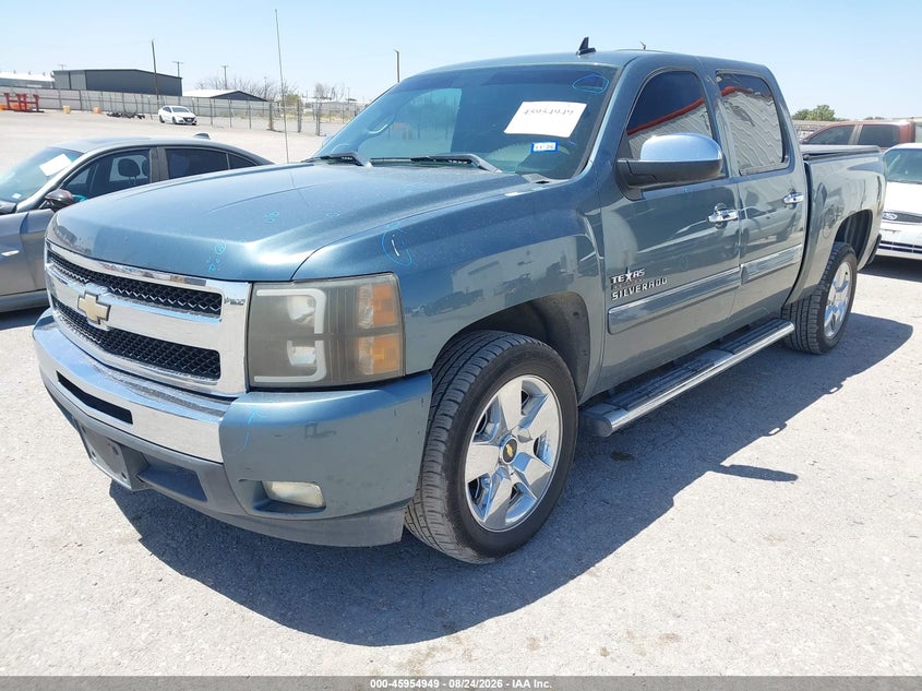 2011 Chevrolet Silverado, Right Side, IAAI, VIN 3GCPCSE0XBG169077 — photo 2