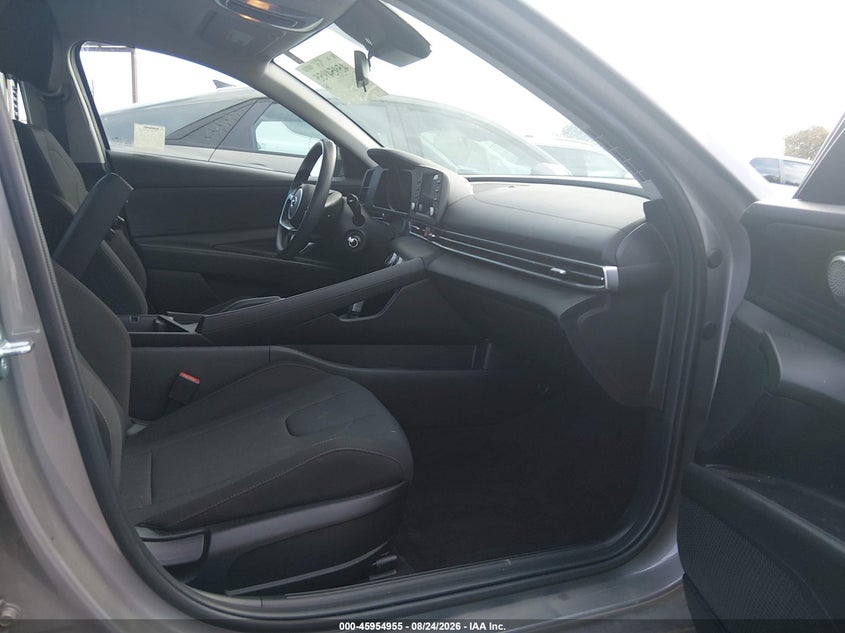 2023 HYUNDAI ELANTRA auction photo 5