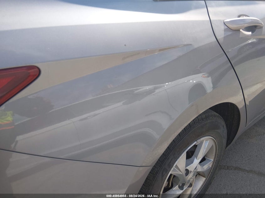 2023 HYUNDAI ELANTRA auction photo 6
