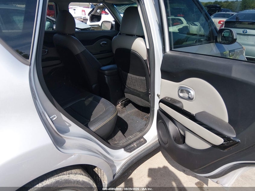 2016 KIA SOUL auction photo 8