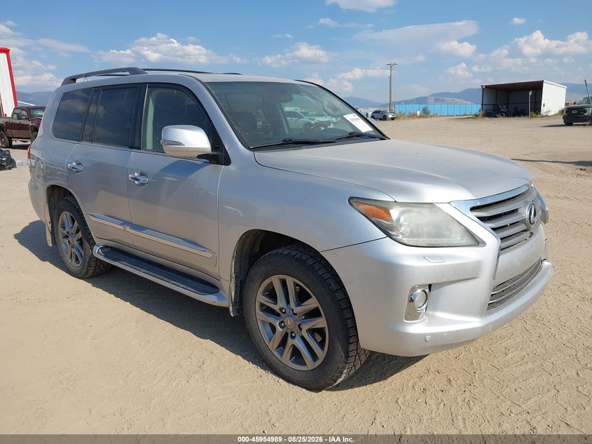 2013 LEXUS LX 570 — zdjęcie z aukcji