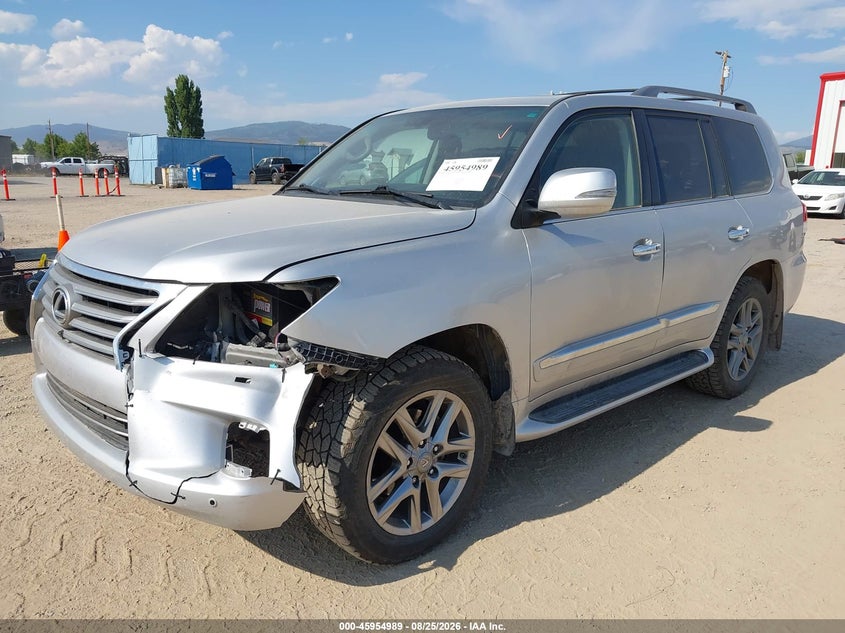 2013 LEXUS LX 570 — zdjęcie 2
