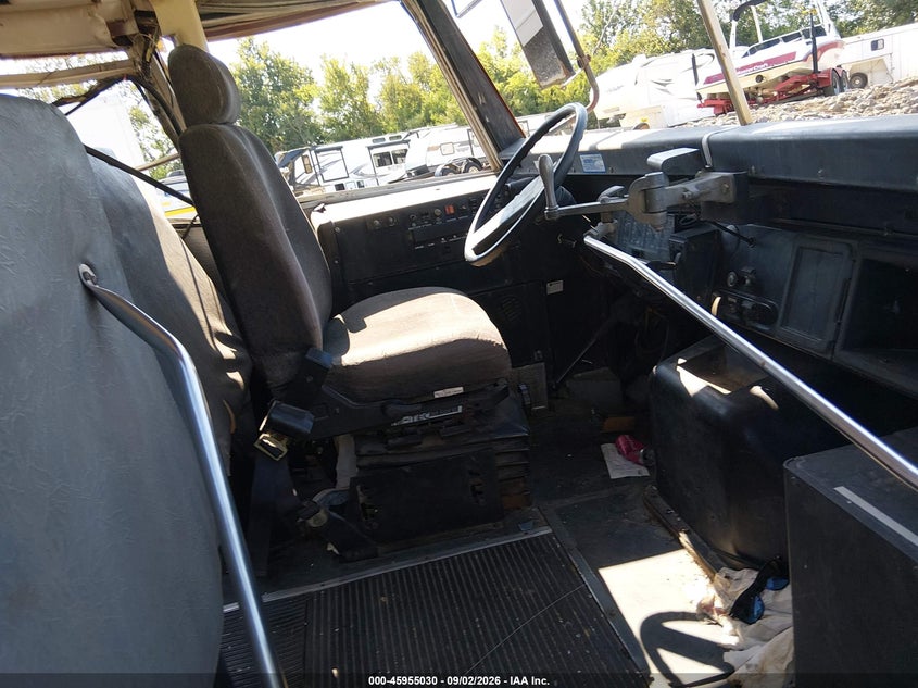 1993 INTERNATIONAL 3000 auction photo 5