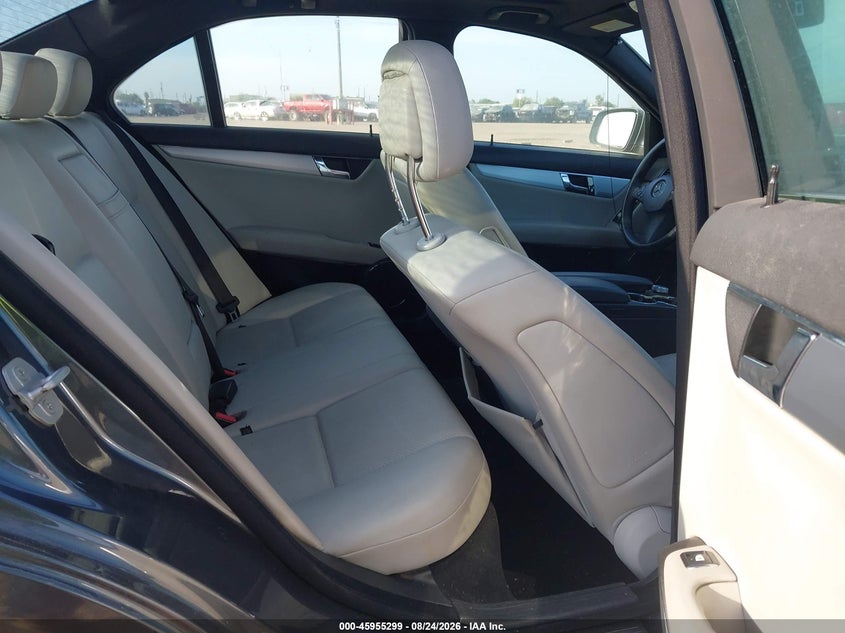2009 MERCEDES-BENZ C 300 auction photo 8