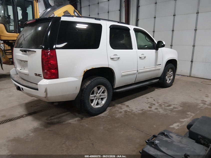 2011 GMC YUKON auction photo 4