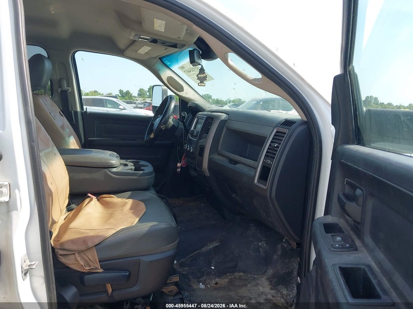 2016 RAM 3500 CHASSIS auction photo 6