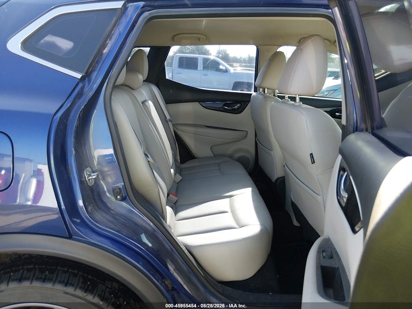 2017 NISSAN ROGUE SPORT auction photo 8