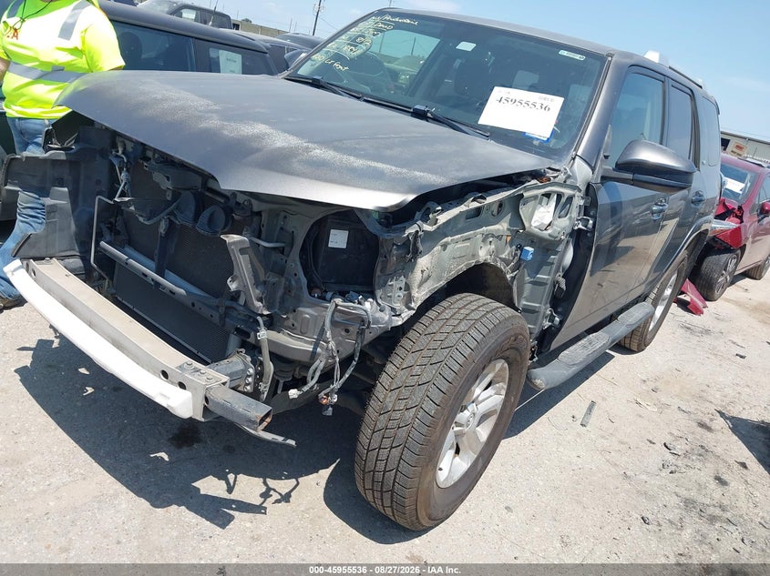 2014 Toyota 4Runner, Front End, IAAI, VIN JTEZU5JR3E5082043 — photo 2