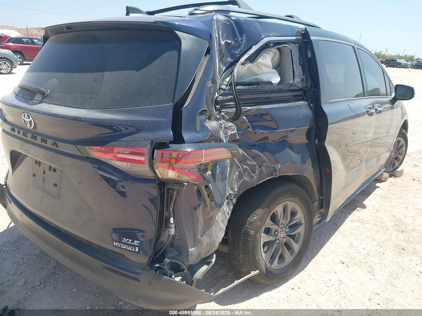 TOYOTA SIENNA - zdjęcie 18