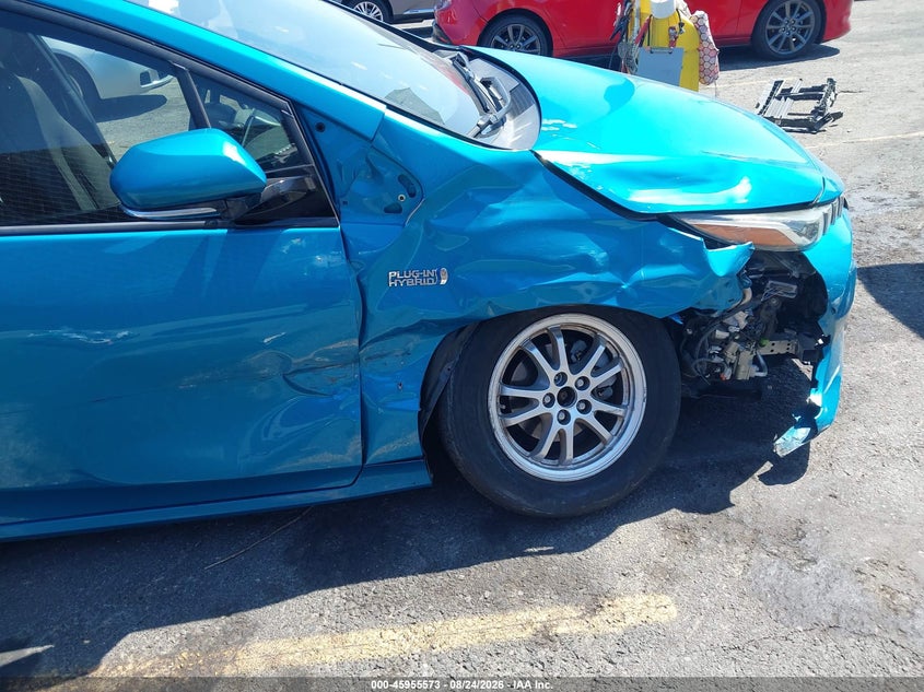 2019 TOYOTA PRIUS PRIME auction photo 6