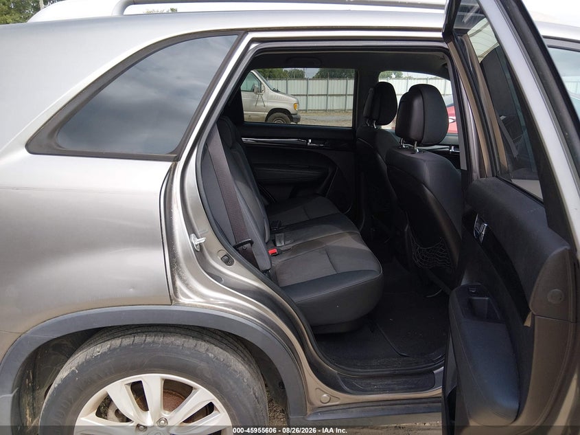 KIA SORENTO 2011 VIN 5XYKT4A26BG091621