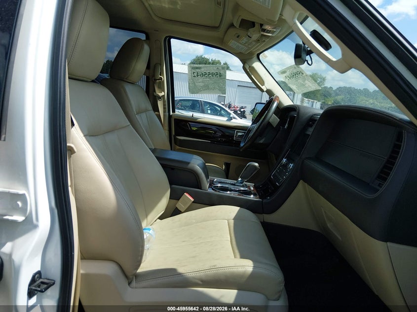 2016 LINCOLN NAVIGATOR L auction photo 5