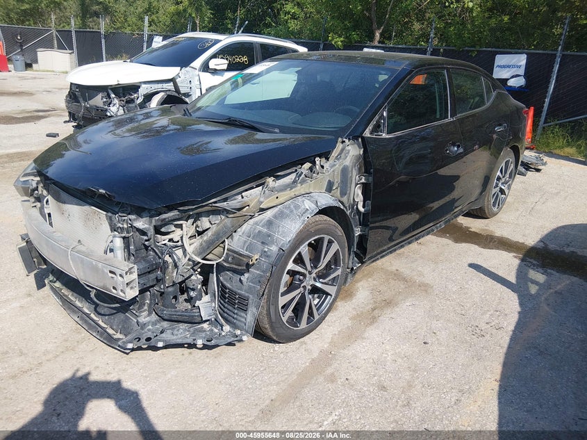 2017 Nissan Maxima, Left Front, IAAI, VIN 1N4AA6AP6HC390084 — photo 2