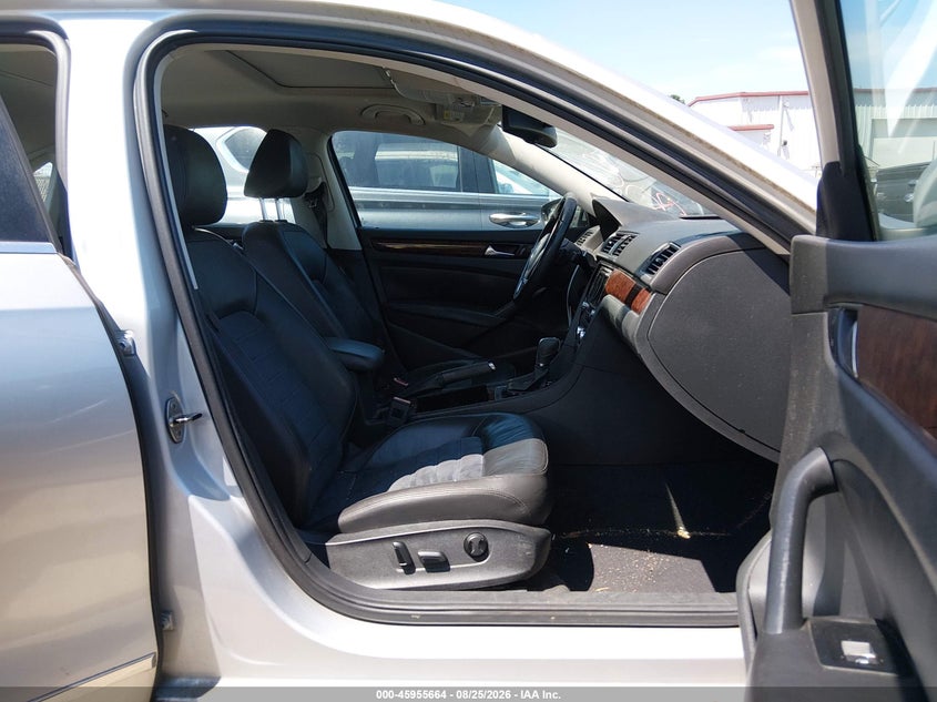 2012 VOLKSWAGEN PASSAT SEDAN 3.6L V-6 DI, DOHC, VVT, 280HP
