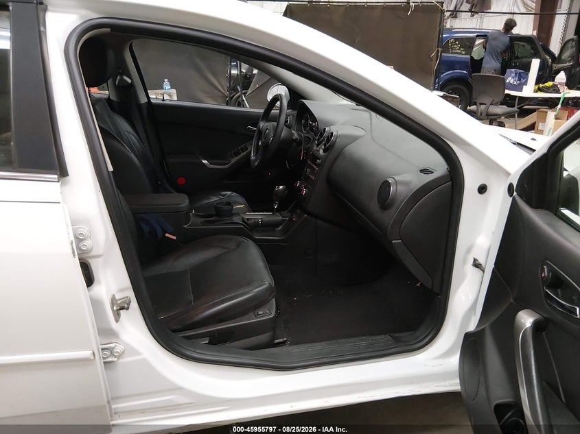 2010 PONTIAC G6 auction photo 5
