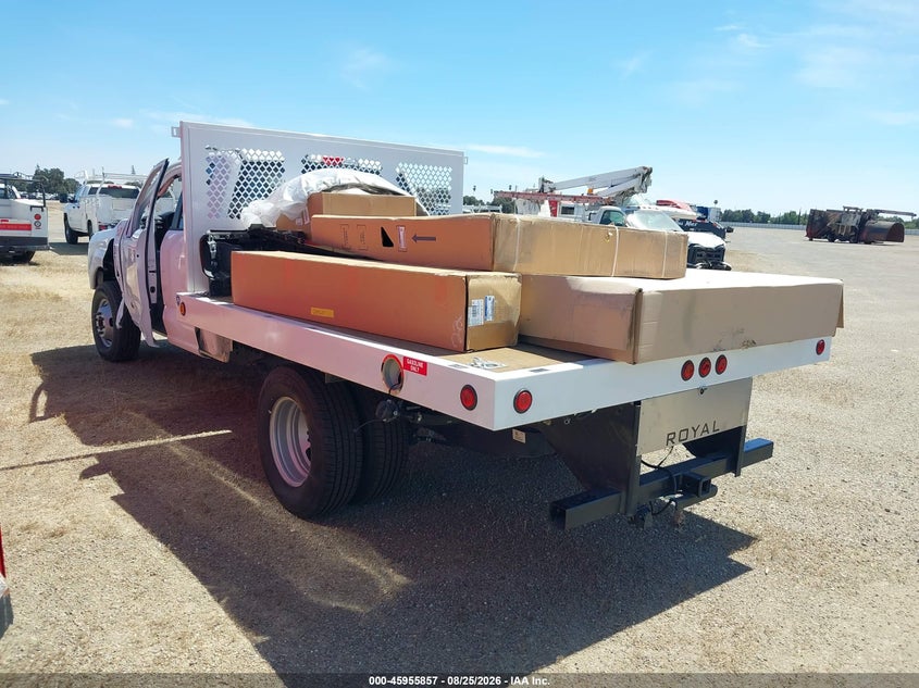 2025 FORD F-350 CHASSIS auction photo 3
