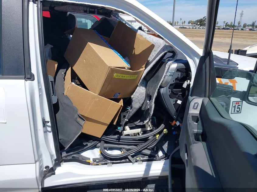 2025 FORD F-350 CHASSIS auction photo 7