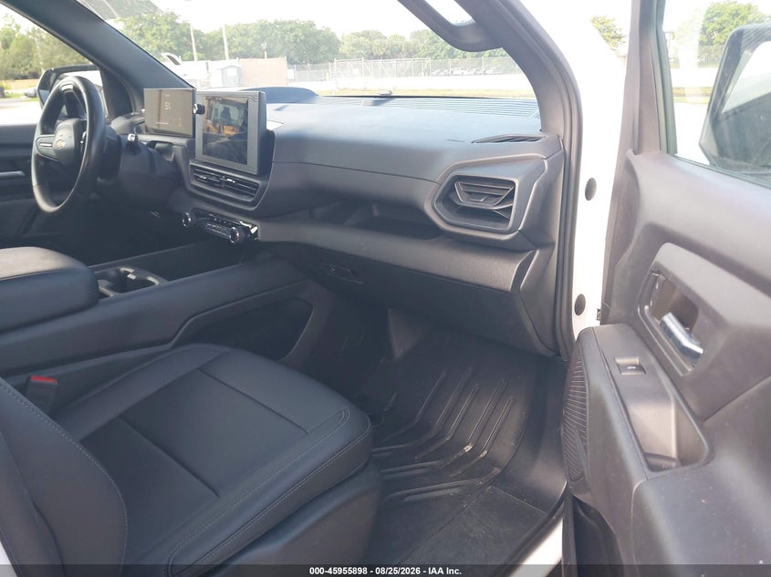 2024 CHEVROLET SILVERADO EV auction photo 5